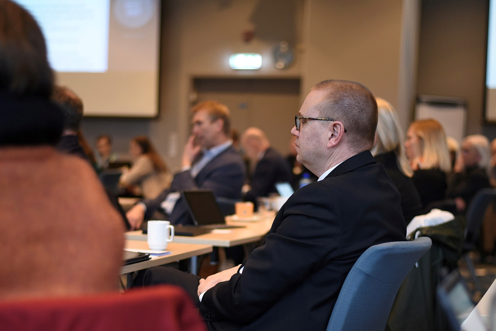 Arve Høiberg i møte