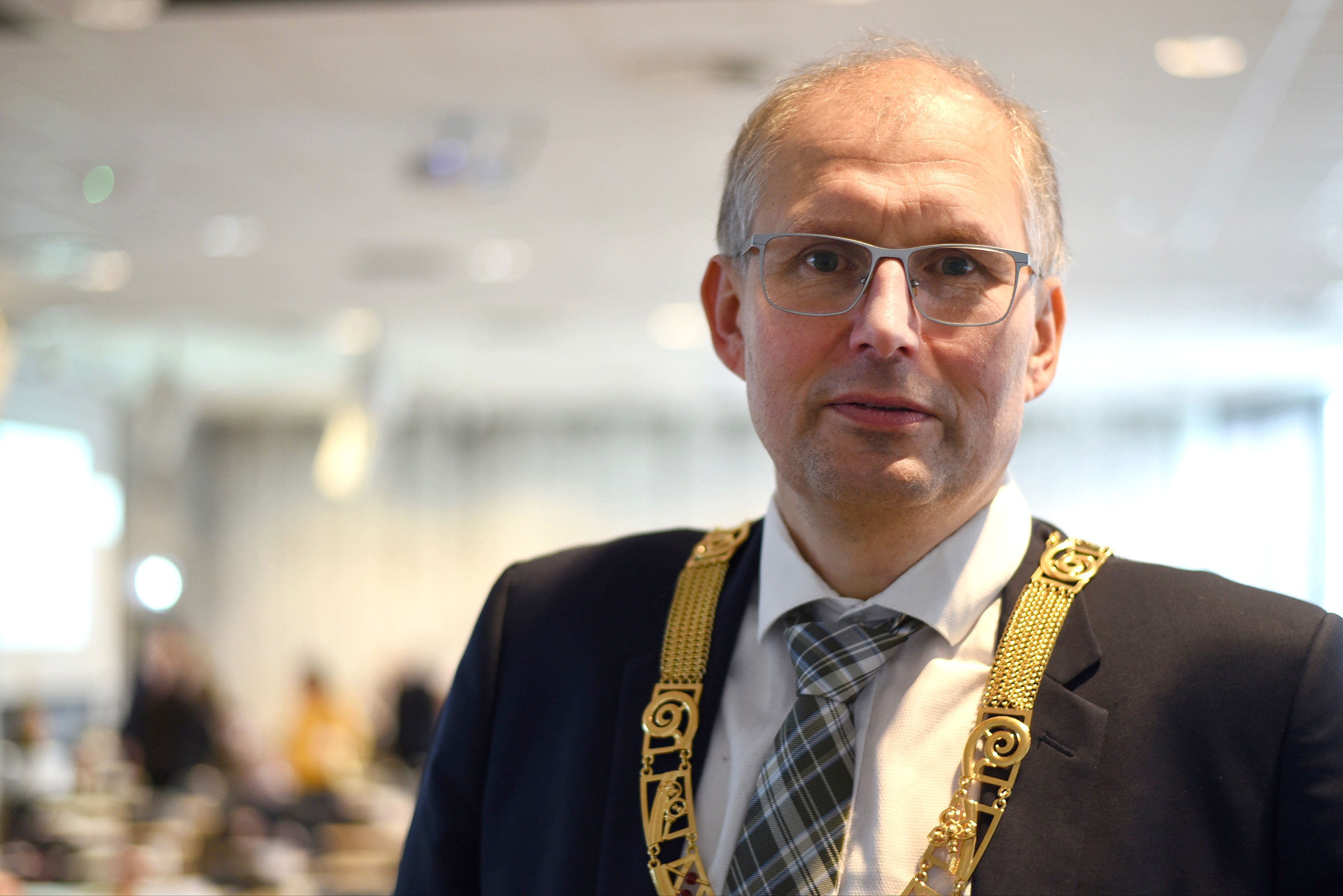 Fylkesordfører Terje Riis-Johansen på fylkestinget tirsdag 15. februar 2022 på Quality hotel Skjærgården, Langesund.