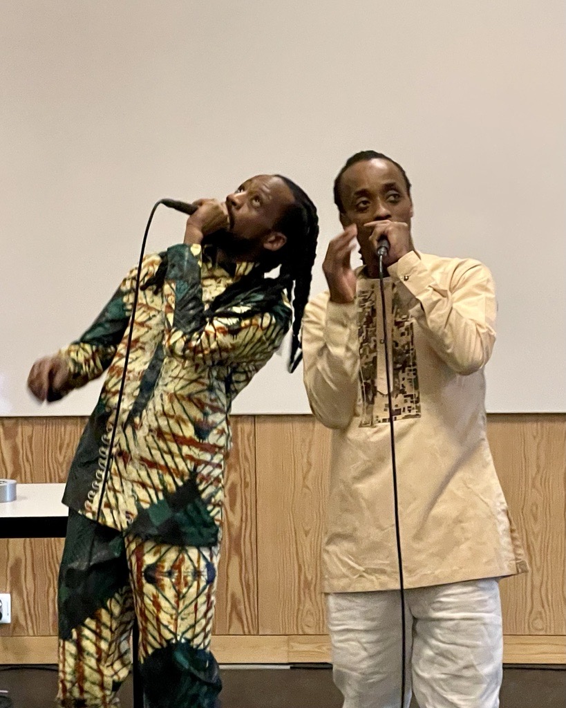 African Sunz ved Dennis Kimani og Balita Buhendwa