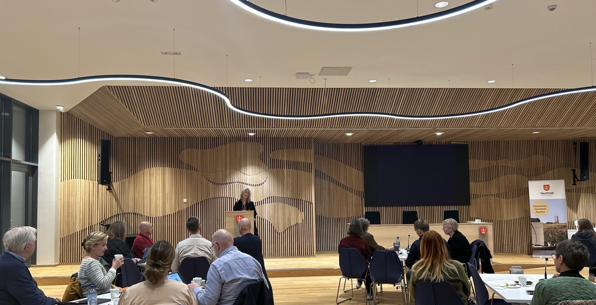 Seksjonsleder Torhild Svalestuen åpner markering av Erasmus Days i Vestfold