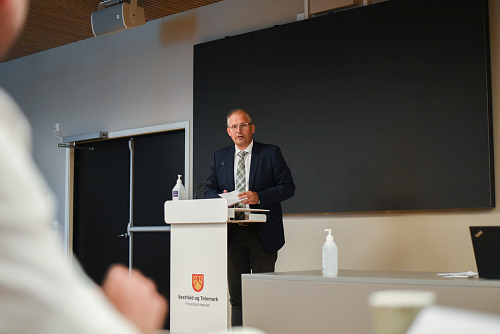 Fylkesordfører Terje Riis-Johansen