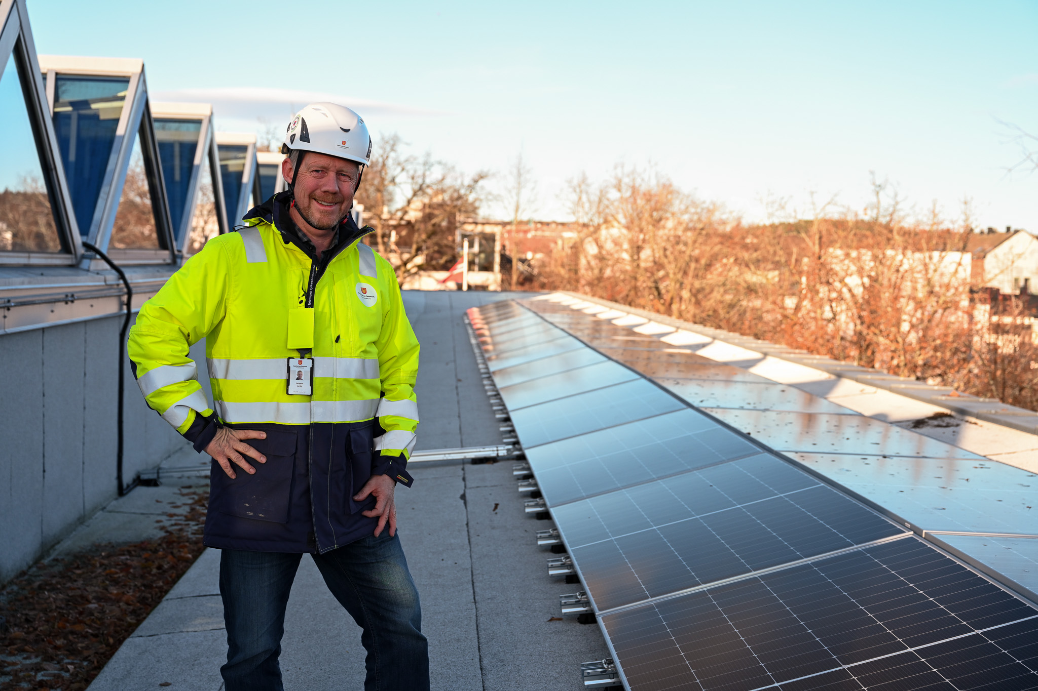 Torbjørn Lunde på taket av Fylkeshuset