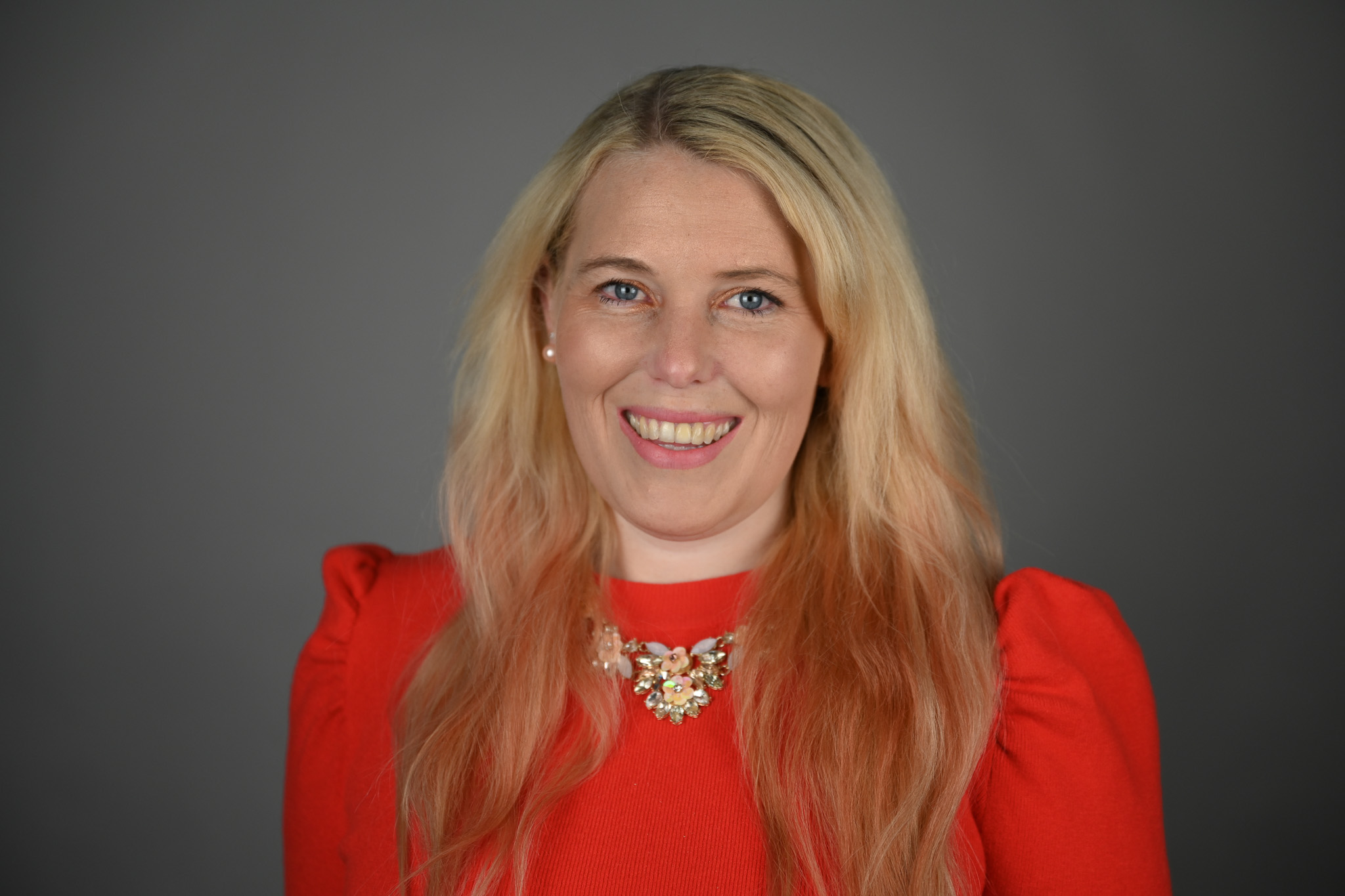 Grå silhuett av person - illustrasjon