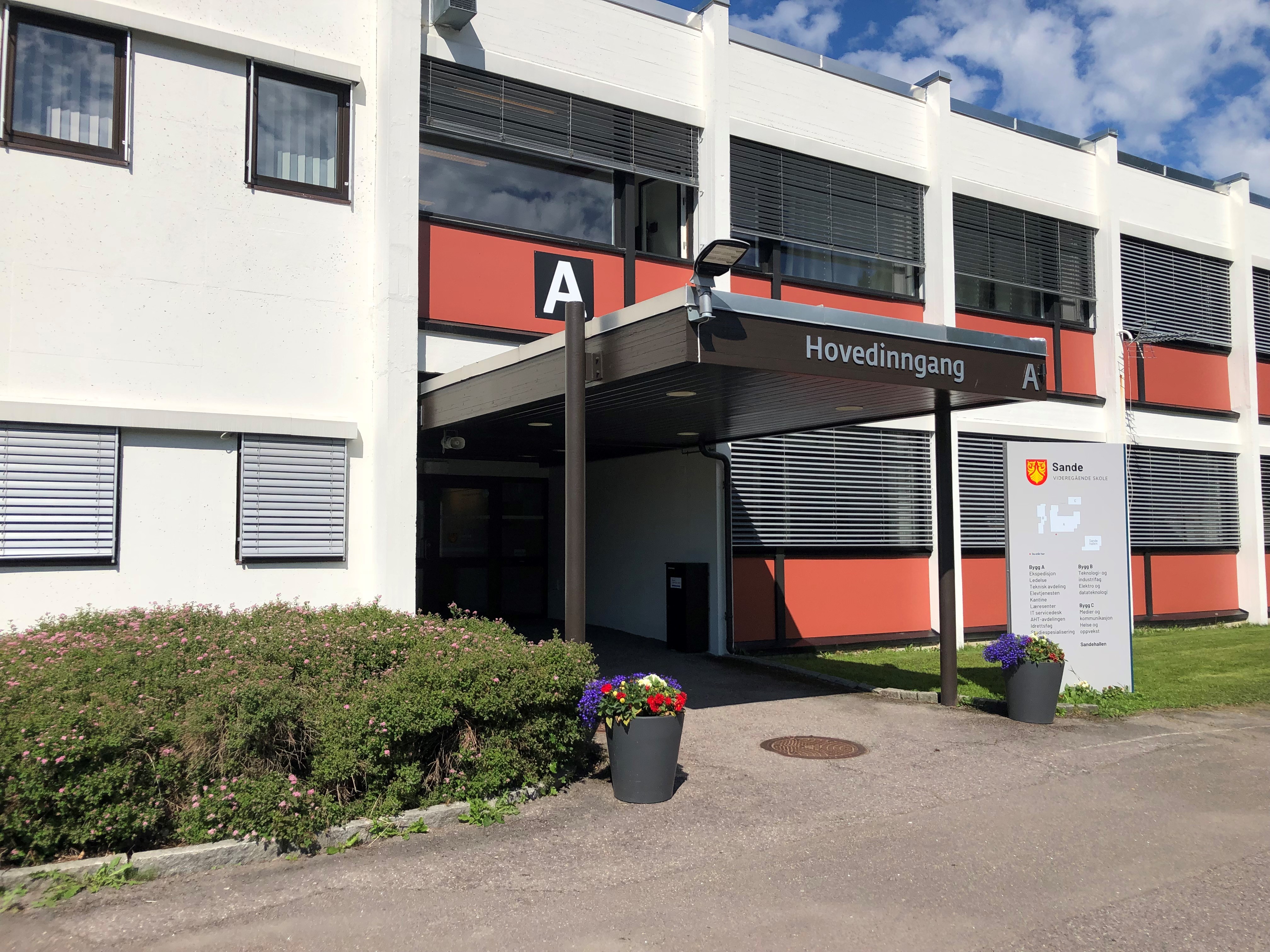 Bilde av hovedinngang