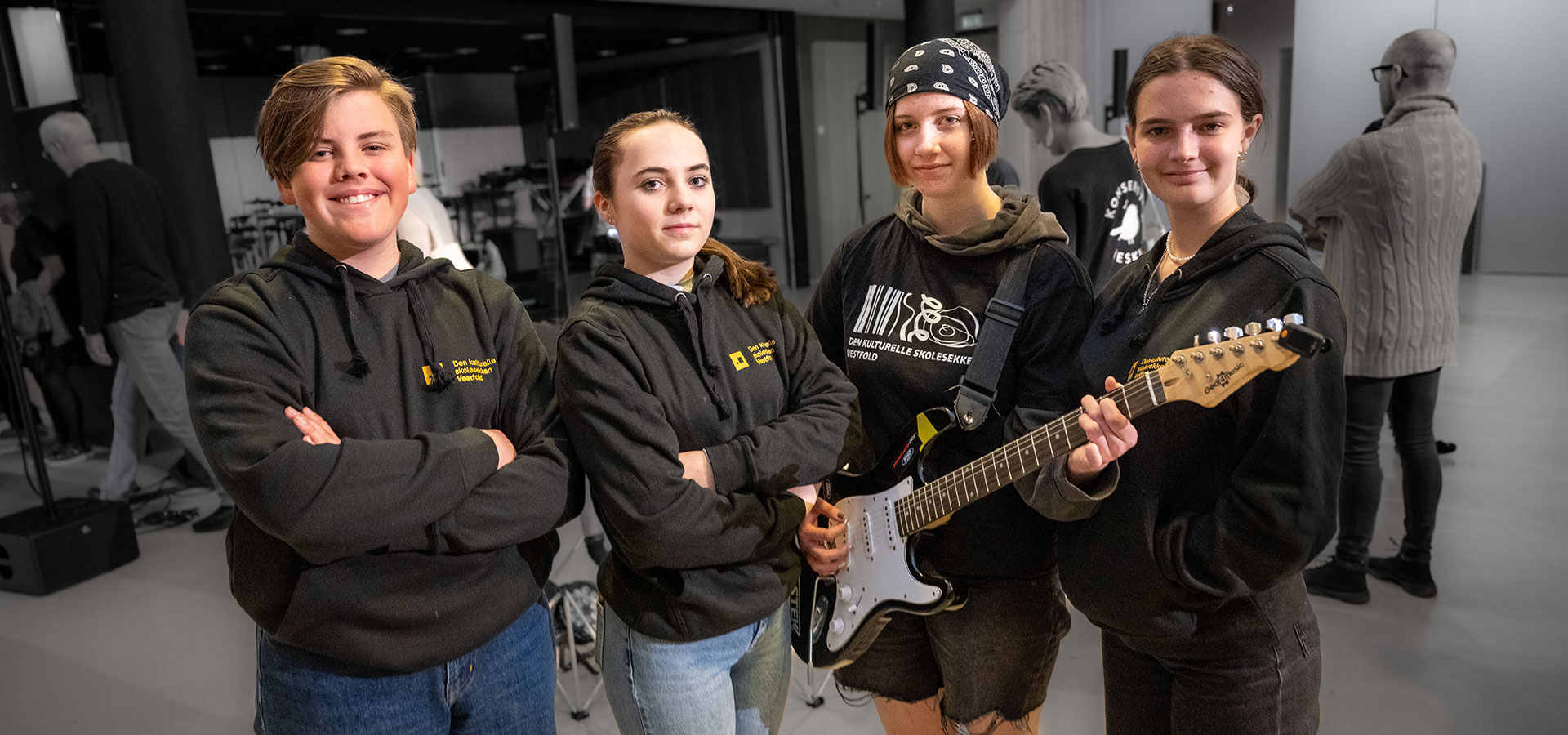 William (14), Caja (14), Renita Agnete (14) og Jenny Eide (14) er kulturverter ved Teigar ungdomsskole.